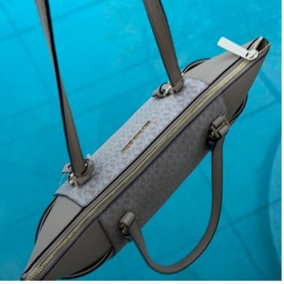 Michael Kors Charlotte Large Top Zip Tote - Picture 6 of 16